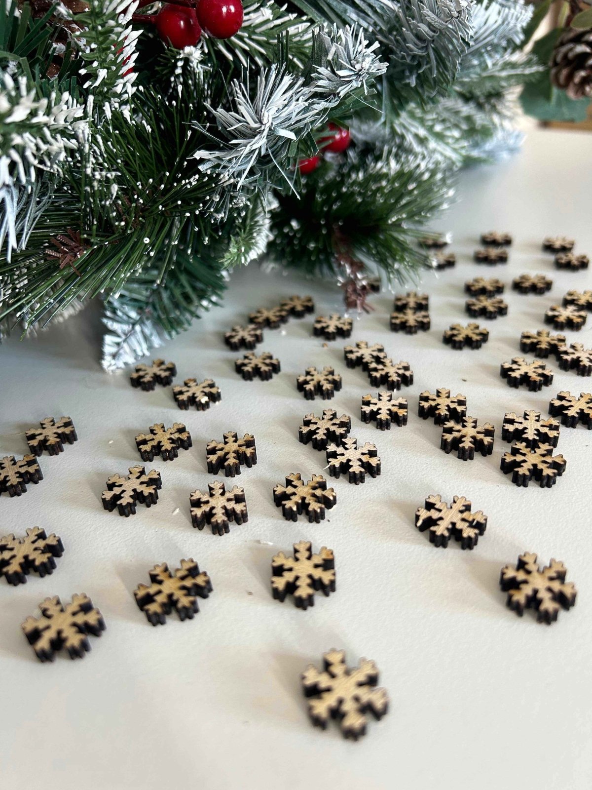 Snowflake Shaped Wooden Table Scatter - The Gifted Panda